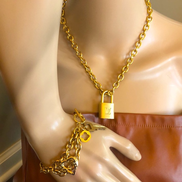 Repurposed Aunthentic Louis Vuitton gold brass padlock and Key🔥 - Picture 8 of 10